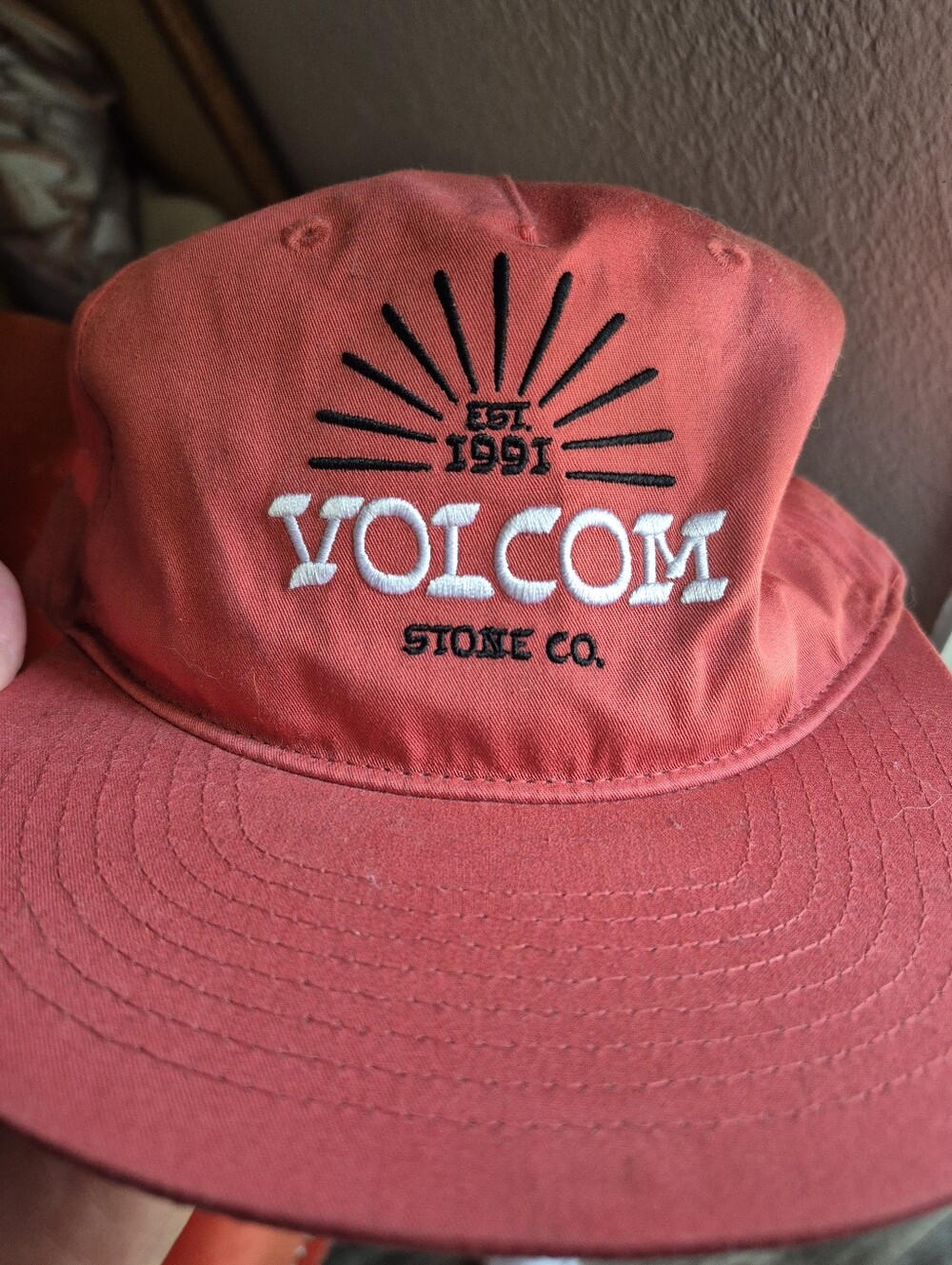 Volcom Hat Salmon - Picture 10 of 10